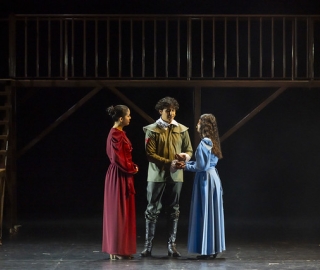 La Compañía de Teatro UTPL conmemoró sus 20 años de trayectoria artística con el estreno de la obra Otelo
