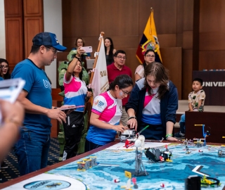 FIRST LEGO en el Innova Fest UTPL FIRST LEGO en el Innova Fest UTPL
