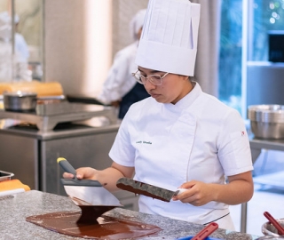 UTPL en Chokao 2025: creatividad y talento en la feria del cacao y chocolate