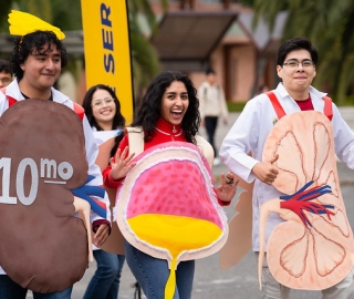 Desfile de Promociones y Ginkana – 25 Años de Medicina UTPL Desfile de Promociones y Ginkana – 25 Años de Medicina UTPL