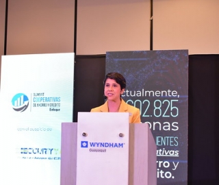 UTPL presente en el I Summit de Cooperativas de Ahorro y Crédito en Guayaquil UTPL presente en el I Summit de Cooperativas de Ahorro y Crédito en Guayaquil