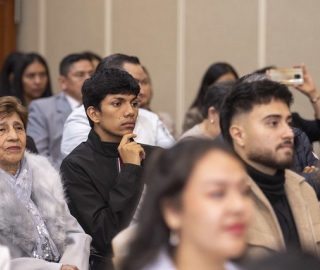 Imposición de mandiles a estudiantes de Fisioterapia