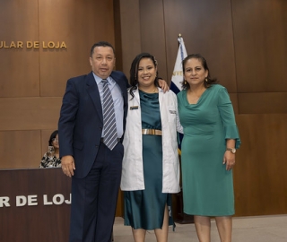 Imposición de Insignias – Carrera de Medicina