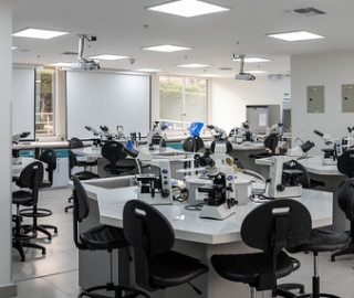 UTPL inaugura 14 modernos laboratorios para la formación de profesionales en la salud