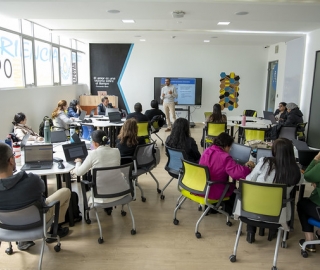 Curso de formación docente "Diseño y aplicación del Aprendizaje Basado en Proyectos en la docencia universitaria" Curso de formación docente "Diseño y aplicación del Aprendizaje Basado en Proyectos en la docencia universitaria"