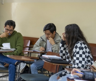 Aldea Global: La internacionalización de la práctica artística dictado por el docente Óscar Verde, de la Universidad Autónoma de México Aldea Global: La internacionalización de la práctica artística dictado por el docente Óscar Verde, de la Universidad Autónoma de México