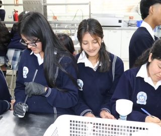 Talleres Académicos dirigidos a estudiantes de bachillerato de Loja Talleres Académicos dirigidos a estudiantes de bachillerato de Loja