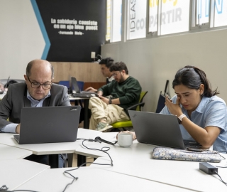 Curso de formación docente: Elaboración de recursos educativos con IA: el video educativo y la gamificación.