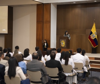 Imposición de Insignias – Carrera de Medicina