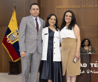 Imposición de Insignias – Carrera de Medicina