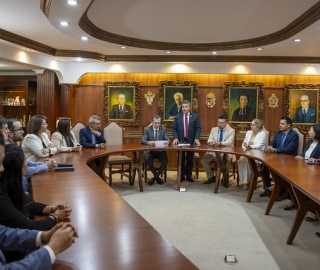 Posesión de autoridades académicas y ejecutivas