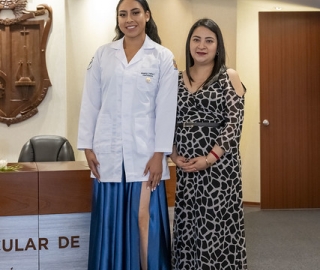 Estudiantes de Fisioterapia reciben sus mandiles Estudiantes de Fisioterapia reciben sus mandiles