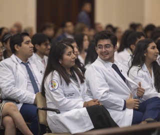 Ceremonia de imposición de mandiles a los estudiantes de 7mo ciclo de la carrera de Psicología Clínica Ceremonia de imposición de mandiles a los estudiantes de 7mo ciclo de la carrera de Psicología Clínica