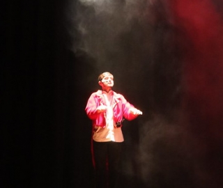 Carrera de Comunicación presentó la obra de teatro "Espejos" Carrera de Comunicación presentó la obra de teatro "Espejos"