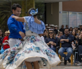 UTPL, escenario del arte y la diversidad cultural en el Festival Folclóricos Internacionales (FESFIN) 2025 UTPL, escenario del arte y la diversidad cultural en el Festival Folclóricos Internacionales (FESFIN) 2025