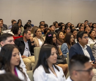 Imposición de mandiles | Carrera de Bioquímica y Farmacia