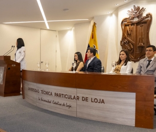 Imposición de mandiles | Carrera de Bioquímica y Farmacia