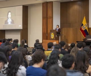 Simposio de Obesidad: Retos y Perspectivas en la Atención Integral Simposio de Obesidad: Retos y Perspectivas en la Atención Integral