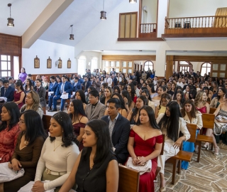 Ceremonia de imposición de mandiles a los estudiantes de 7mo ciclo de la carrera de Psicología Clínica
