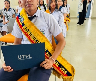 Entrega de Becas UTPL a estudiantes Abanderados | Quevedo