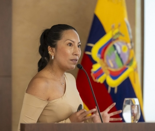 Conversatorio e inauguración de la exposición “Astrónomas” en UTPL