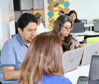 Curso de formación docente: Diseño de proyectos de innovación y su divulgación. Uso de herramientas IA para automatización de procesos Curso de formación docente: Diseño de proyectos de innovación y su divulgación. Uso de herramientas IA para automatización de procesos