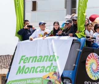 ¡Bienvenida Campeona! Fernanda Moncada, estudiante de la UTPL. ¡Bienvenida Campeona! Fernanda Moncada, estudiante de la UTPL.