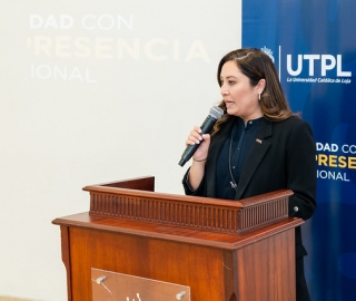 Entrega simbólica de acreditaciones internacionales otorgadas por la Agencia Acreditadora de Chile A&C.