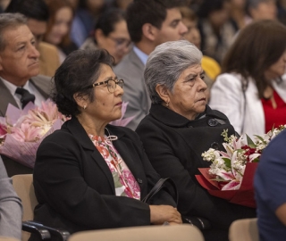 Imposición de mandiles a estudiantes de Fisioterapia