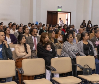 Imposición de mandiles a estudiantes de Fisioterapia
