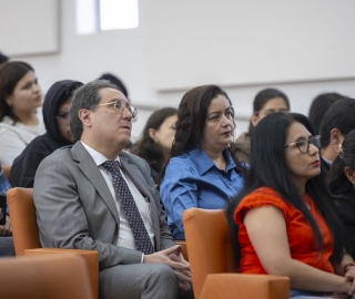 Conferencia Magistral “Del dato al impacto: la materia prima de la economía del siglo XXI”.