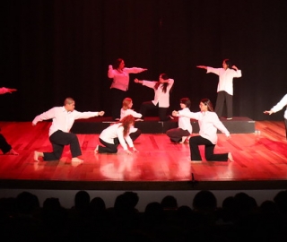 Carrera de Comunicación presentó la obra de teatro "Espejos" Carrera de Comunicación presentó la obra de teatro "Espejos"