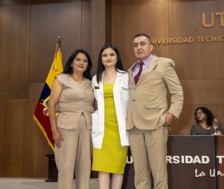 Imposición de Insignias – Carrera de Medicina