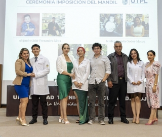 Ceremonia de imposición de mandiles a los estudiantes de 7mo ciclo de la carrera de Psicología Clínica