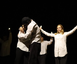 Carrera de Comunicación presentó la obra de teatro "Espejos" Carrera de Comunicación presentó la obra de teatro "Espejos"