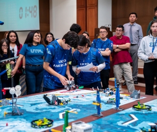 FIRST LEGO en el Innova Fest UTPL FIRST LEGO en el Innova Fest UTPL