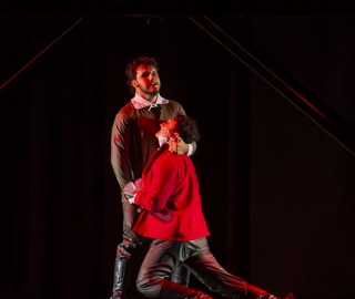 La Compañía de Teatro UTPL conmemoró sus 20 años de trayectoria artística con el estreno de la obra Otelo