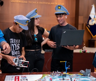 FIRST LEGO en el Innova Fest UTPL FIRST LEGO en el Innova Fest UTPL