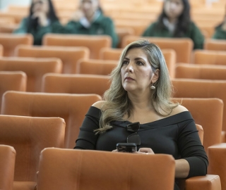Conversatorio e inauguración de la exposición “Astrónomas” en UTPL