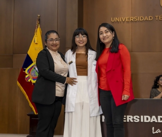 Imposición de Insignias – Carrera de Medicina