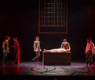 La Compañía de Teatro UTPL conmemoró sus 20 años de trayectoria artística con el estreno de la obra Otelo La Compañía de Teatro UTPL conmemoró sus 20 años de trayectoria artística con el estreno de la obra Otelo