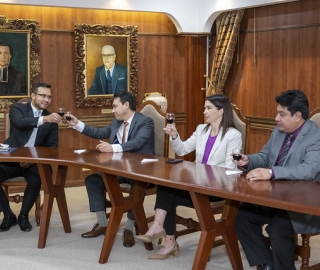 Firma convenio entre la UTPL y el Colegio de Abogados de Loja Firma convenio entre la UTPL y el Colegio de Abogados de Loja