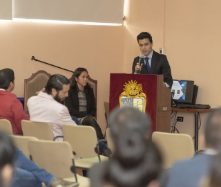Estudiantes de la carrera de Economía debaten implicaciones de la Carta de Intención con el FMI Estudiantes de la carrera de Economía debaten implicaciones de la Carta de Intención con el FMI