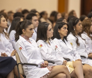 Imposición de mandiles a internos rotativos de la carrera de Nutrición y Dietética – Cohorte mayo 2025 / abril 2026