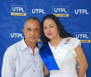 Nuevos profesionales de Galápagos recibieron su título Nuevos profesionales de Galápagos recibieron su título