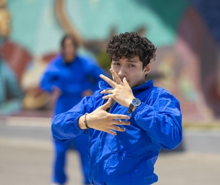 La UTPL participa en el Festival Internacional de Artes Vivas Loja con sus talentosos grupos de arte en la Plaza de la Cultura