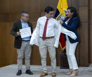 Imposición de mandiles a los estudiantes de Medicina