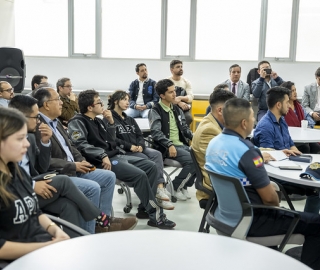 Presentación del libro "Seguridad, Paz y Desarrollo" de César Ulloa