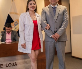 Imposición de mandiles a estudiantes de la carrera de Psicología Clínica Imposición de mandiles a estudiantes de la carrera de Psicología Clínica