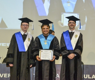 Acto Solemne de Inauguración del Año Académico 2019 - 2020 e Incorporación de nuevos doctores al Claustro UTPL Acto Solemne de Inauguración del Año Académico 2019 - 2020 e Incorporación de nuevos doctores al Claustro UTPL